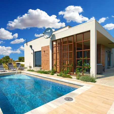 Casa de Férias Monteci 2052 *