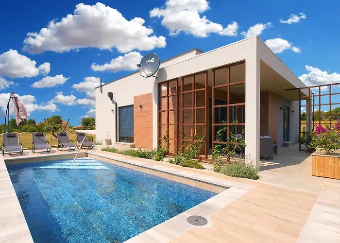 Monteci 2052 * Galižana