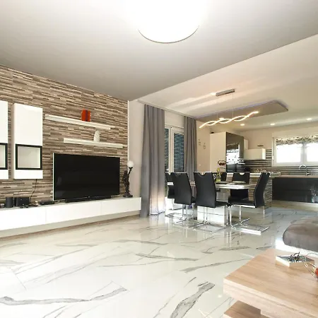 Monteci 2052 *
