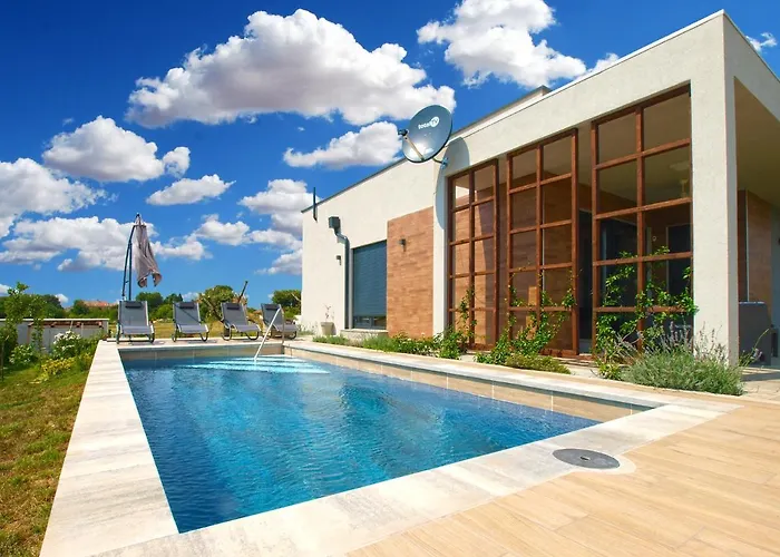 Monteci 2052 * Galižana